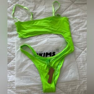 New with tags Skims neon green monokini